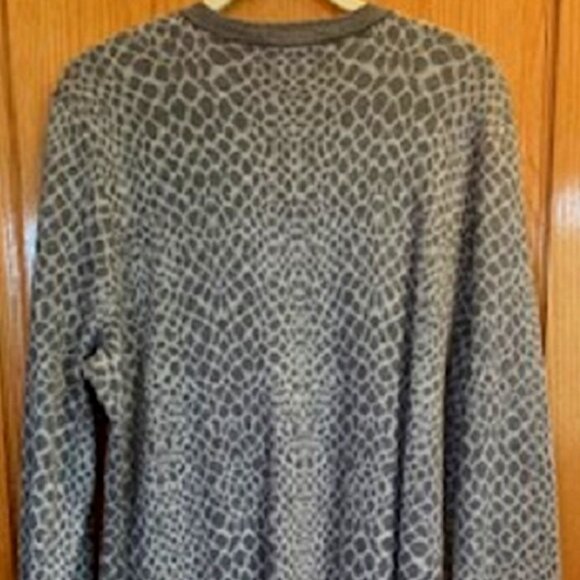 Isaac Mizrahi Live! Knit Gray Animal Cotton Blend Cardigan Sweater Button Sz: L - Picture 3 of 8